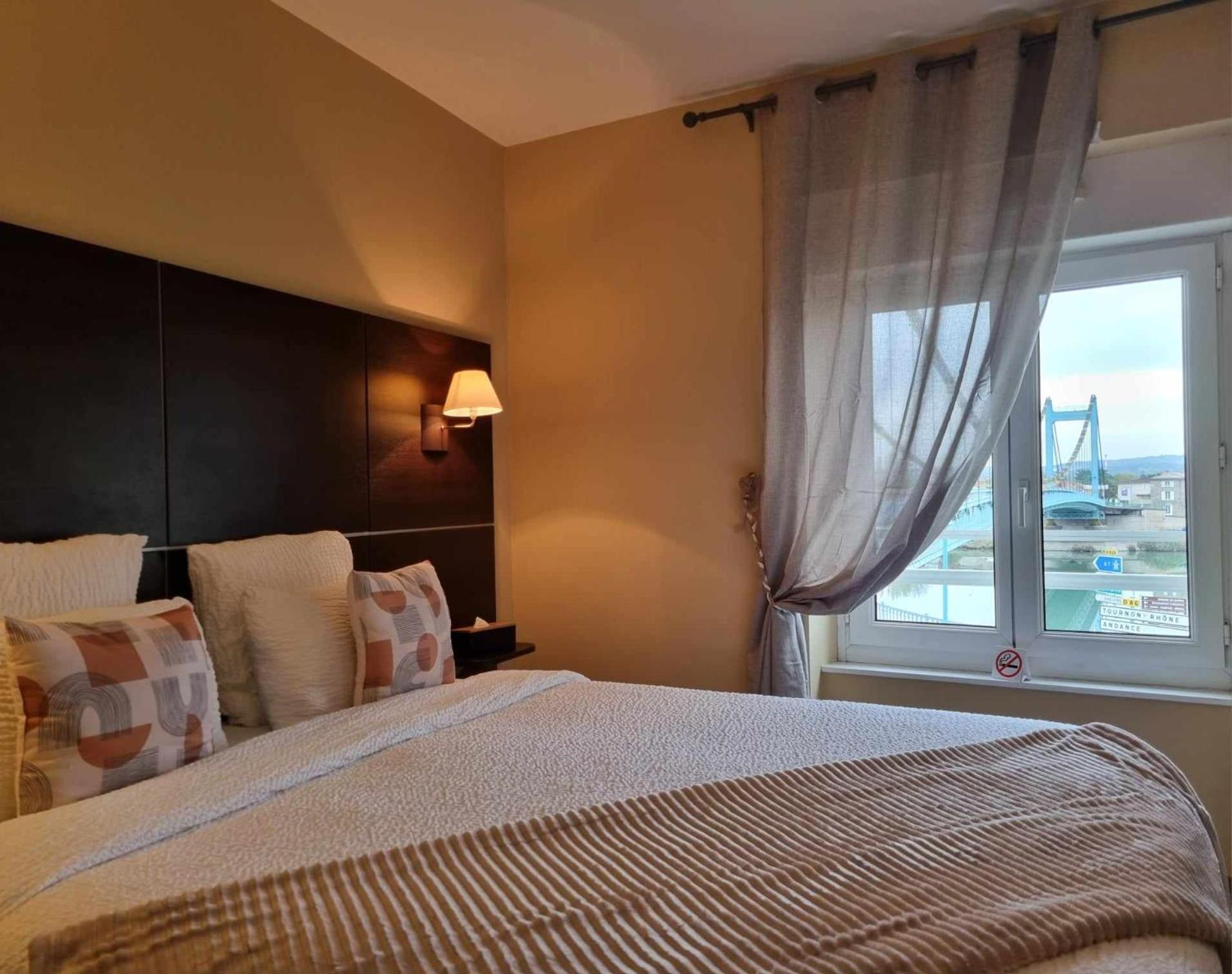 Serrières Logis Hotel Schaeffer- Restaurant Le Saint Georges מראה חיצוני תמונה