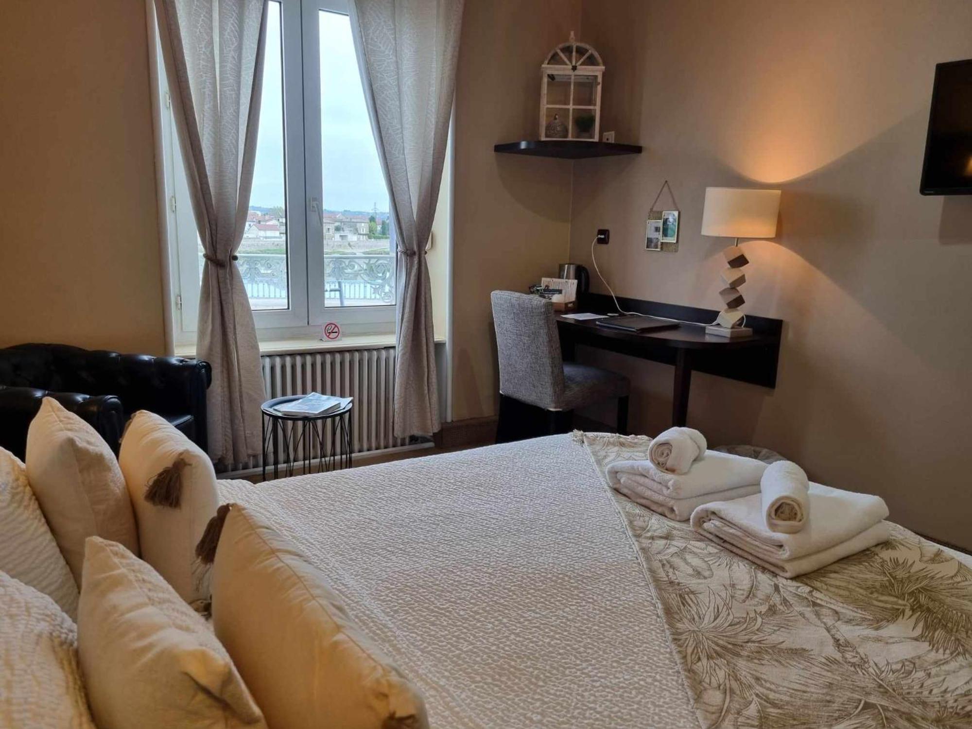 Serrières Logis Hotel Schaeffer- Restaurant Le Saint Georges מראה חיצוני תמונה