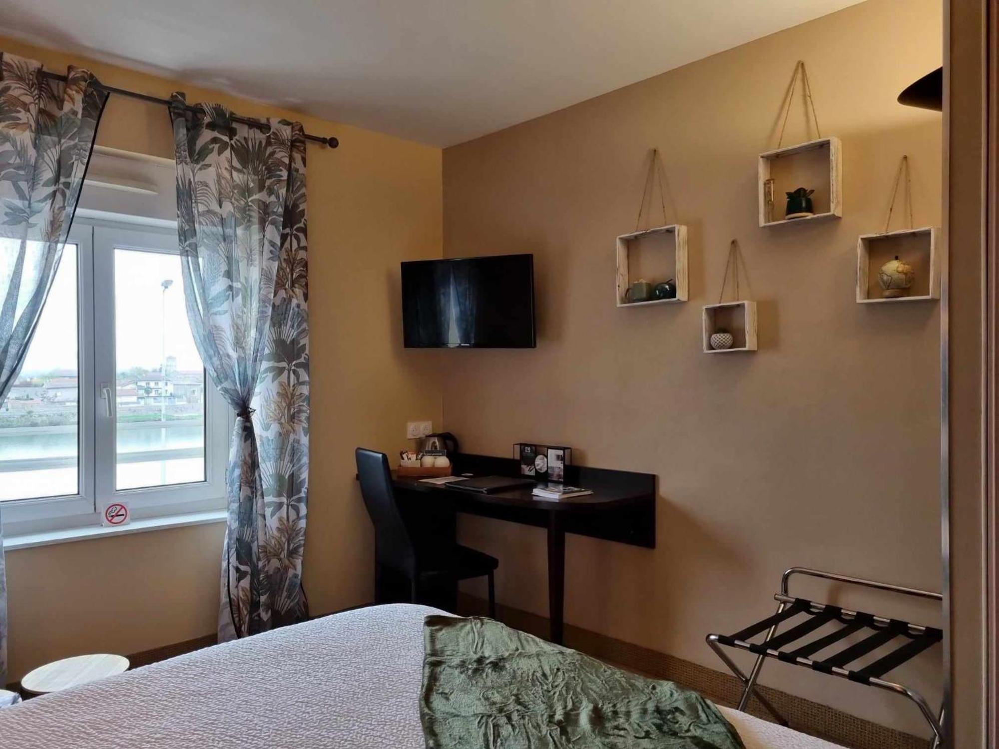Serrières Logis Hotel Schaeffer- Restaurant Le Saint Georges מראה חיצוני תמונה